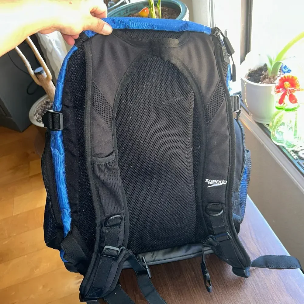 Speedo Teamster 35L backpack for swimmers wet compartment for storing gear